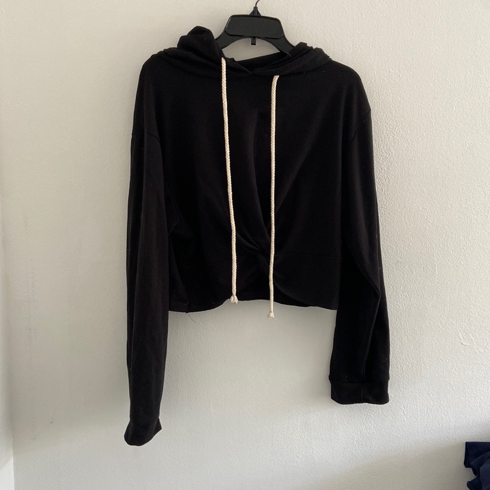 cropped sweatshirt